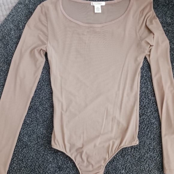 A bundle of 2 bodysuits:Saints 21 xs Light grey bodysuit & bozzollo mesh small - Picture 5 of 5